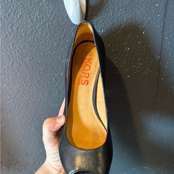 Michael Kors Black and Brown Classic Peep Toe Heels - Picture 4 of 9